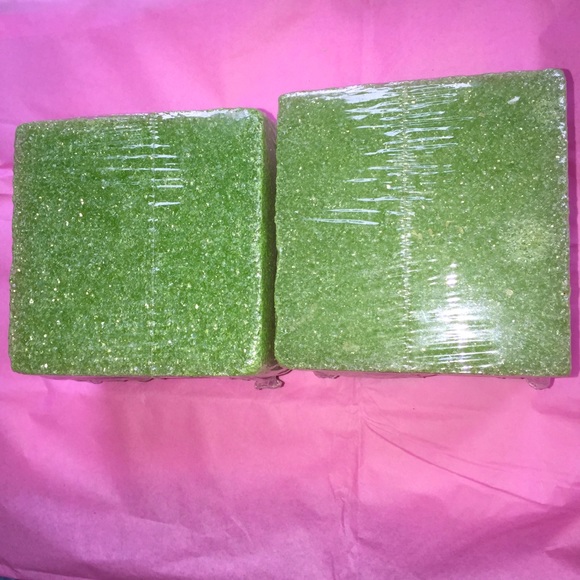 Floral foam cubes creates DIY professional floral arrangements enough for 2 - Picture 3 of 5